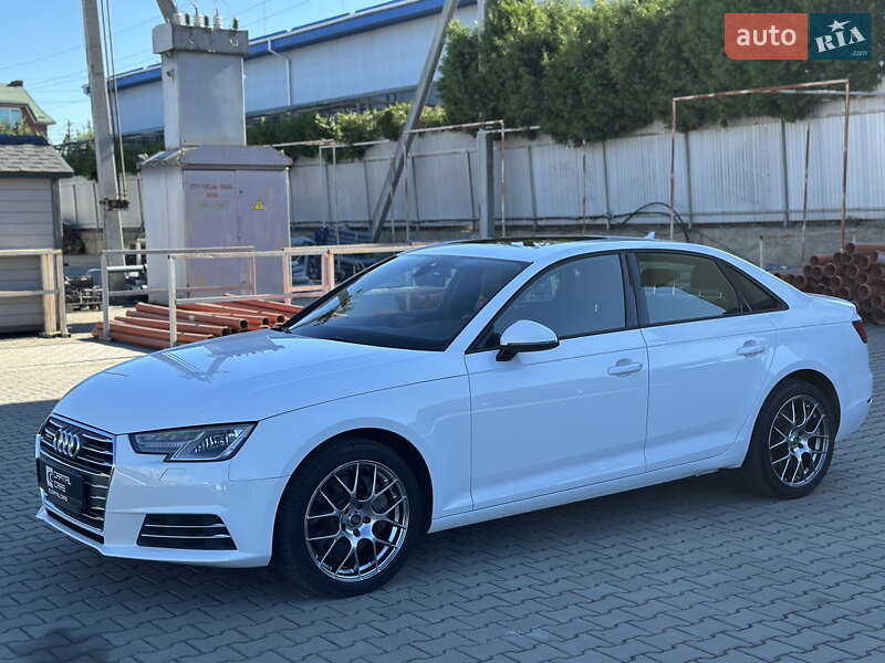 Седан Audi A4 2017 в Луцке