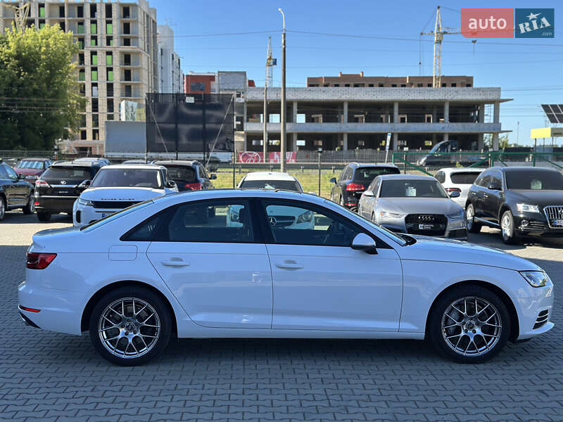 Седан Audi A4 2017 в Луцке
