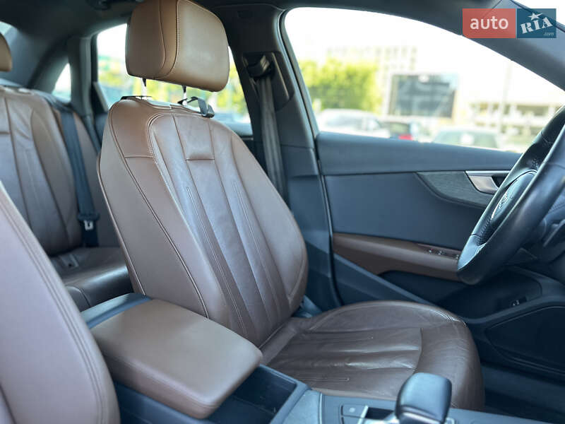Седан Audi A4 2017 в Луцке