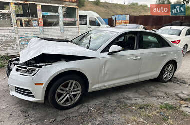 Седан Audi A4 2016 в 
