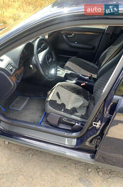 Седан Audi A4 2001 в 