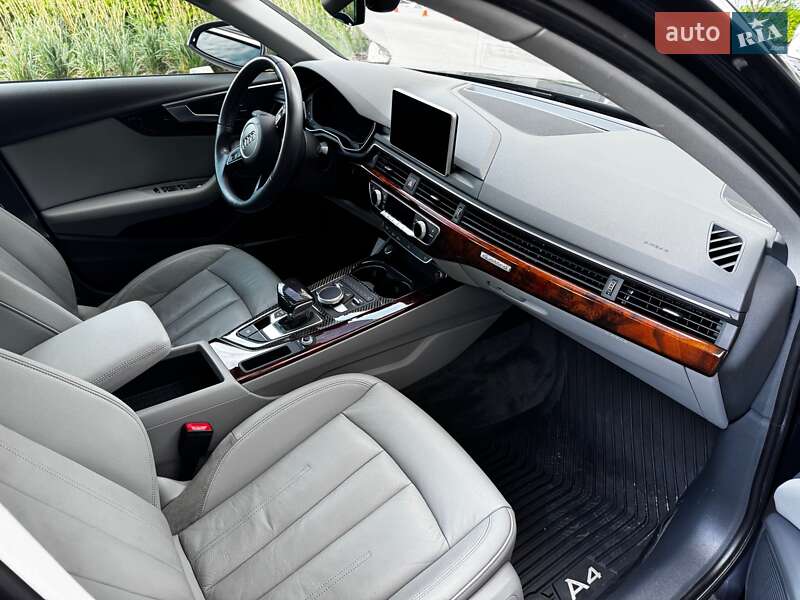 Седан Audi A4 2017 в Киеве
