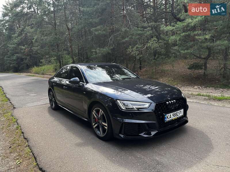 Седан Audi A4 2017 в Киеве