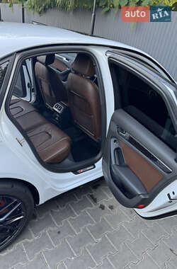 Седан Audi A4 2013 в 