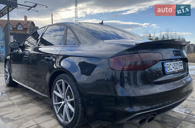 Седан Audi A4 2015 в 