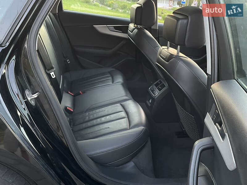 Седан Audi A4 2017 в Луцке
