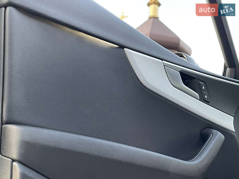 Седан Audi A4 2017 в Луцке