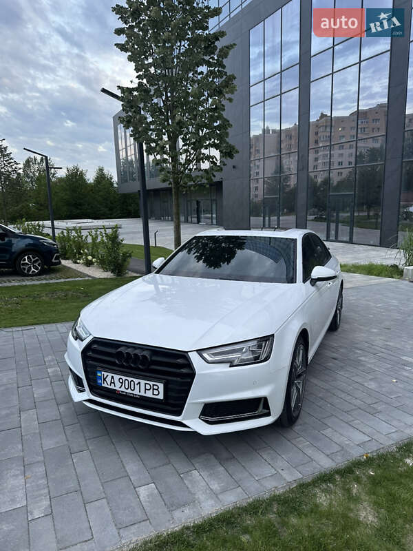 Седан Audi A4 2016 в Киеве