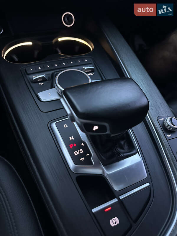 Седан Audi A4 2016 в Киеве