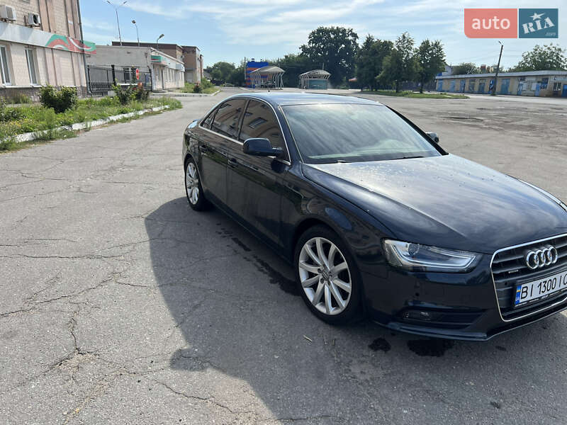 Седан Audi A4 2012 в Полтаві