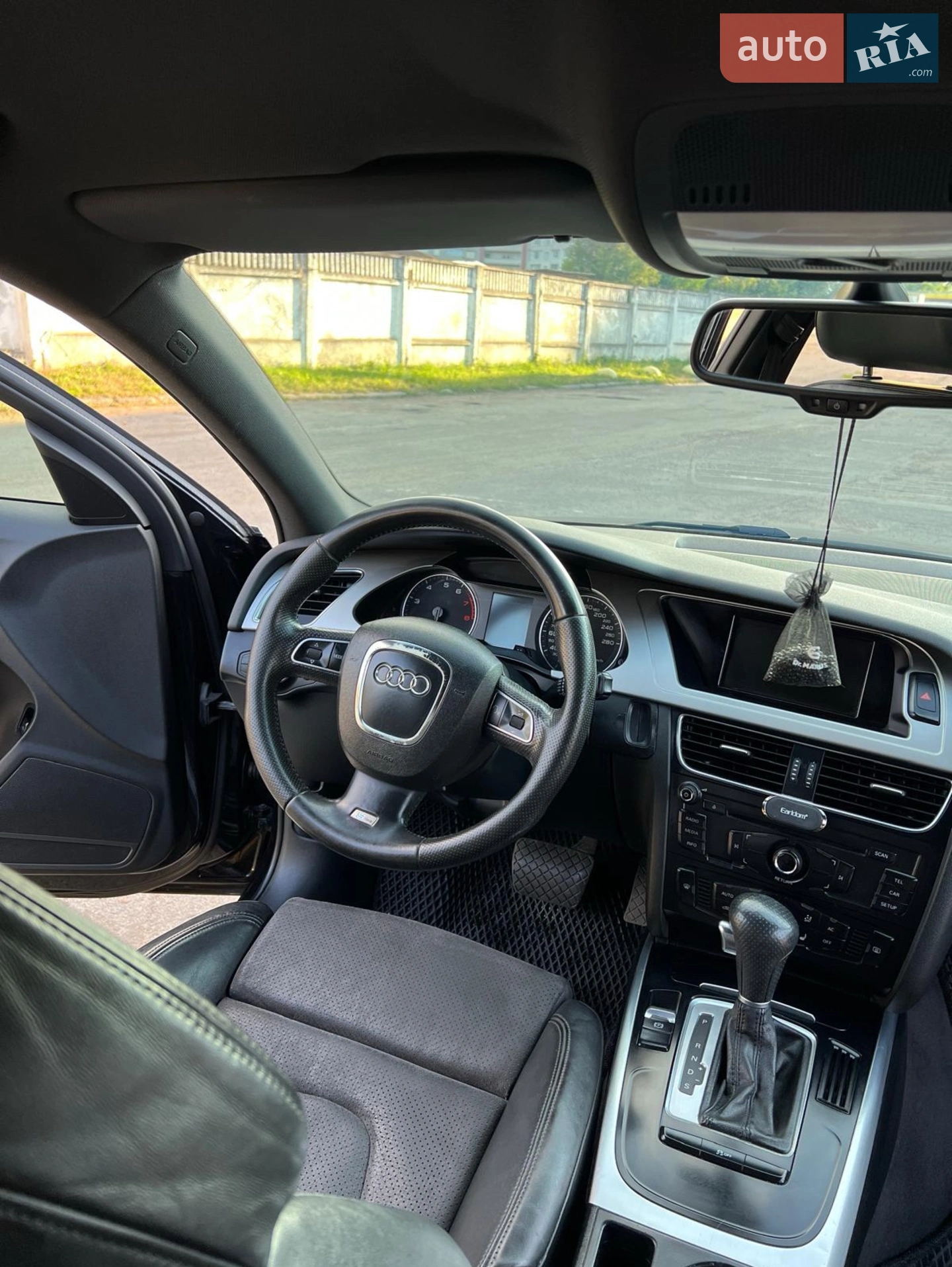 2010 Audi A4 - мініатюра 3