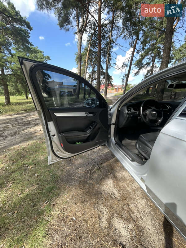Седан Audi A4 2011 в Сумах