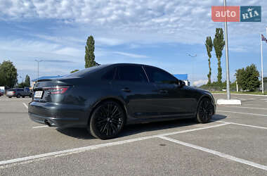 Седан Audi A4 2017 в 
