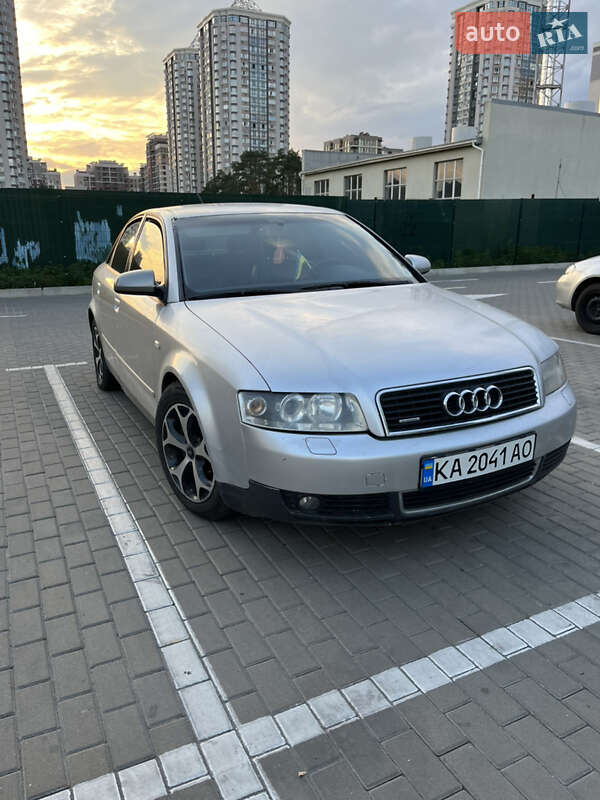 Седан Audi A4 2001 в 