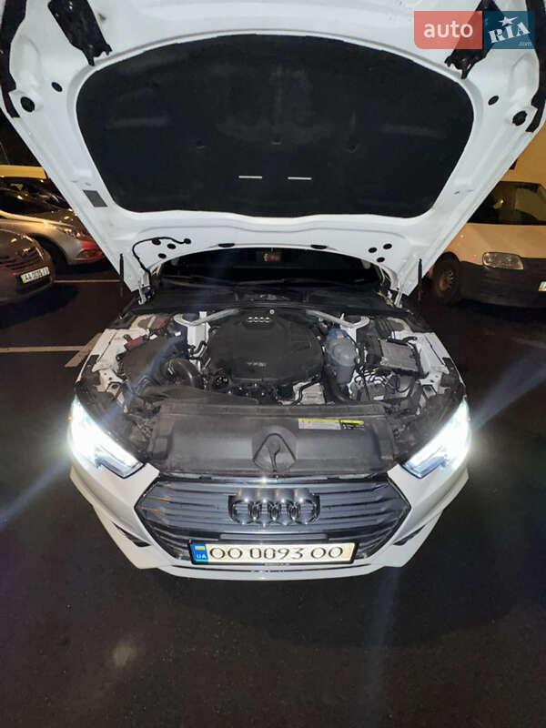 Седан Audi A4 2018 в Киеве