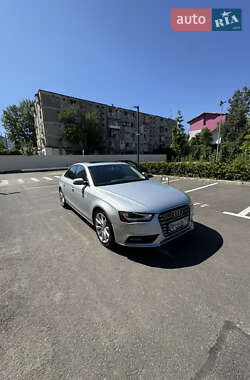 Седан Audi A4 2012 в 