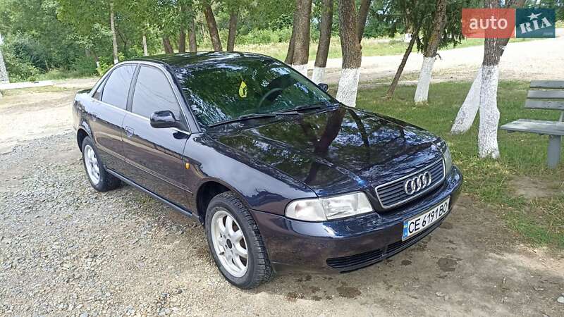 Седан Audi A4 1998 в Сторожинце