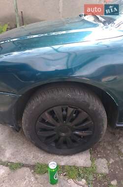 Седан Audi A4 1995 в 
