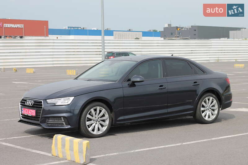Седан Audi A4 2018 в Львове