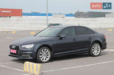 Седан Audi A4 2018 в 
