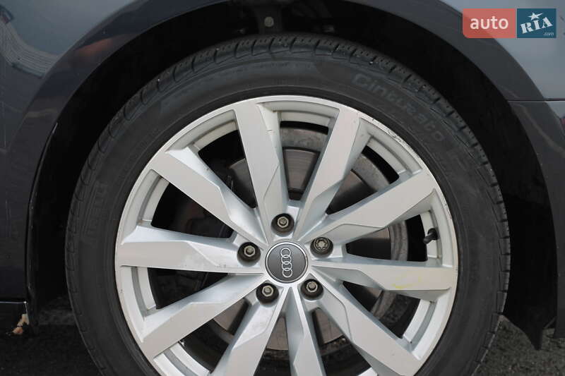 Седан Audi A4 2018 в Львове