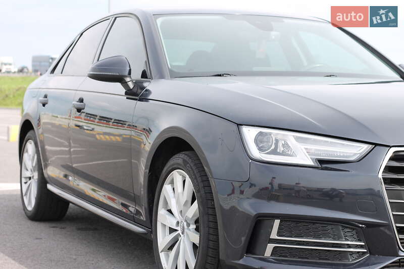 Седан Audi A4 2018 в Львове