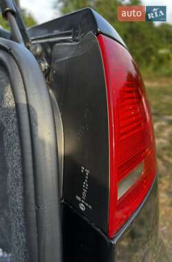 Седан Audi A4 2004 в 