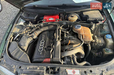 Седан Audi A4 1996 в 