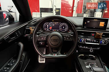 Седан Audi A4 2017 в 