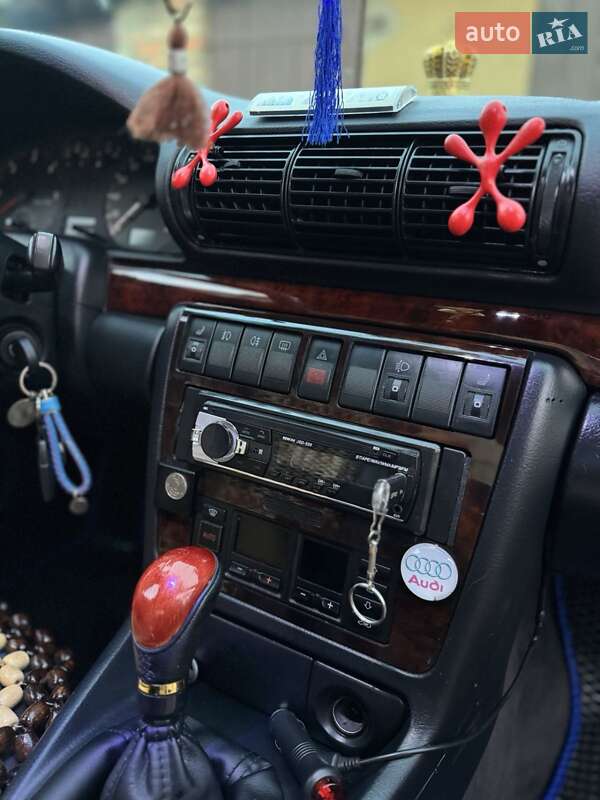 Седан Audi A4 1996 в Демидівці фото Седан Audi A4 1996 в Демидівці