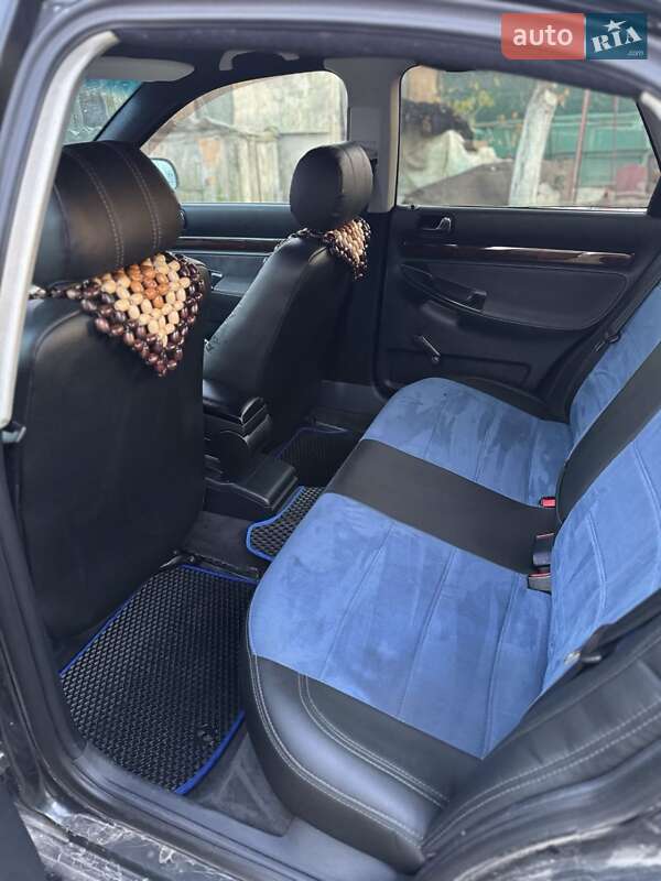Седан Audi A4 1996 в Демидівці фото 3 Седан Audi A4 1996 в Демидівці