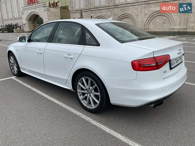 Седан Audi A4 2015 в Киеве