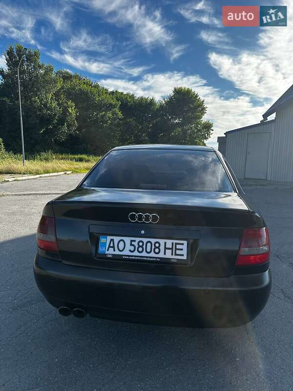 Седан Audi A4 1999 в Львове