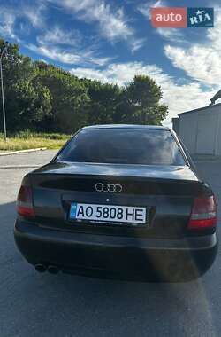 Седан Audi A4 1999 в 