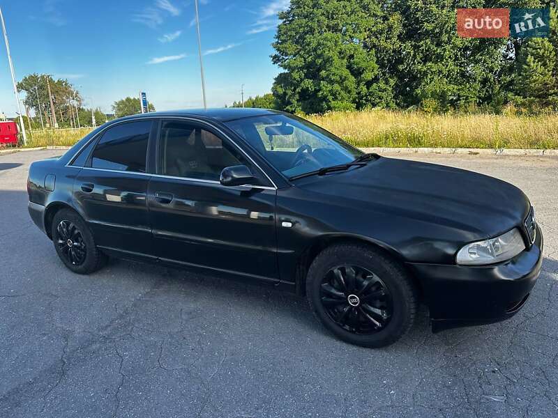 Седан Audi A4 1999 в Львове