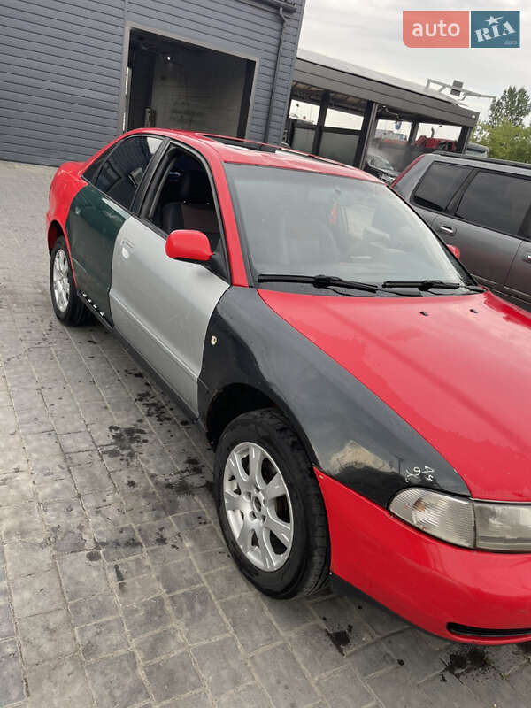 Седан Audi A4 1998 в Ивано-Франковске