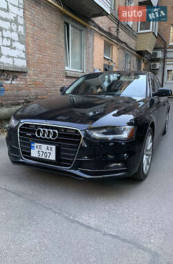 Седан Audi A4 2015 в 