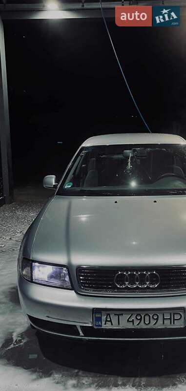 Седан Audi A4 1998 в Ивано-Франковске