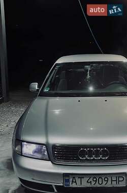 Седан Audi A4 1998 в 