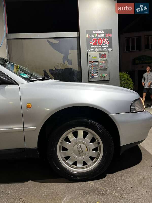 Седан Audi A4 1998 в Ивано-Франковске