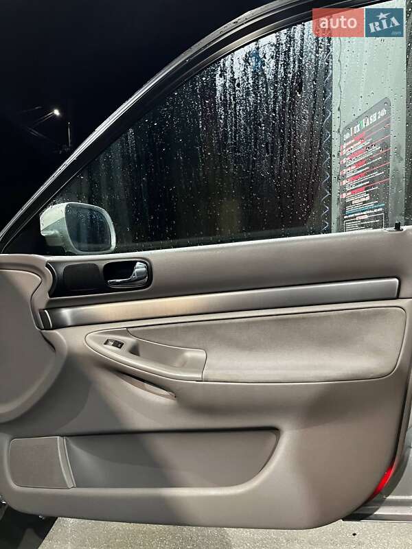 Седан Audi A4 1998 в Ивано-Франковске