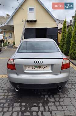 Седан Audi A4 2004 в 