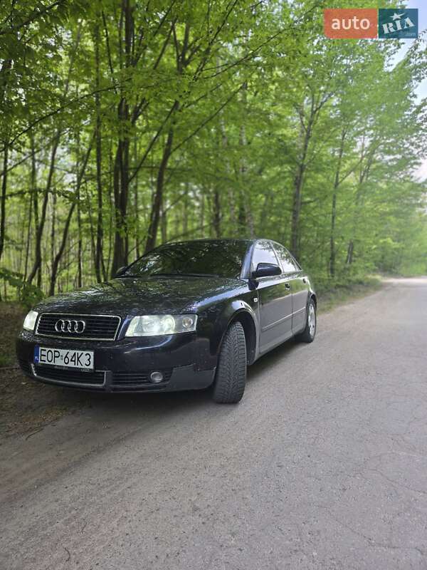 Седан Audi A4 2001 в Ровно