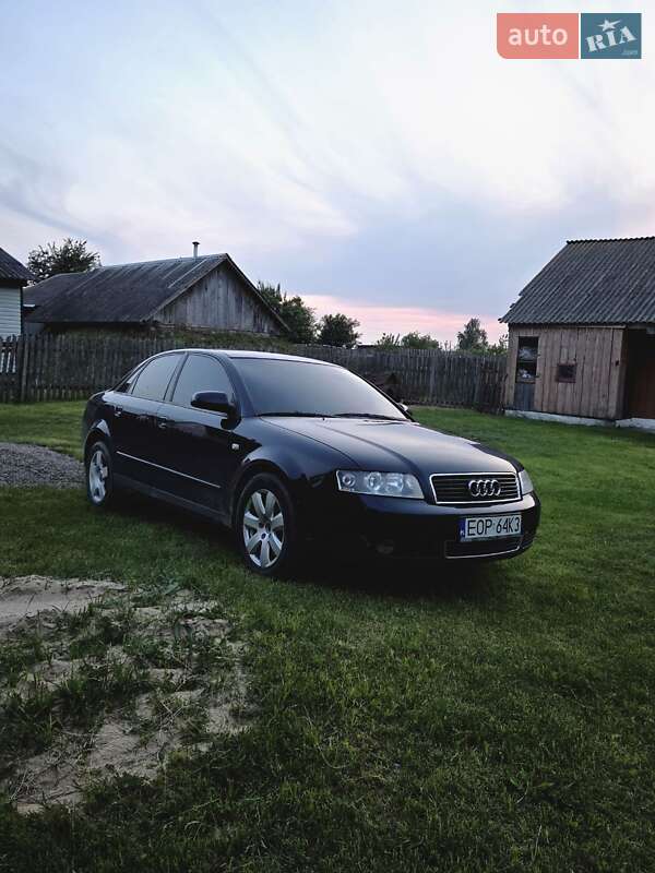 Седан Audi A4 2001 в Ровно