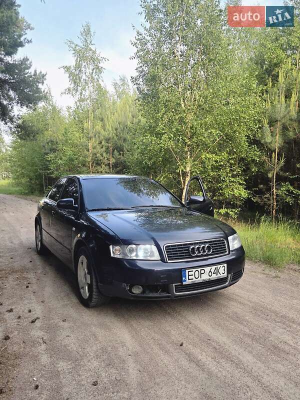Седан Audi A4 2001 в Ровно