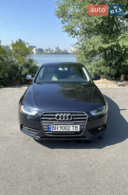 Седан Audi A4 2013 в 
