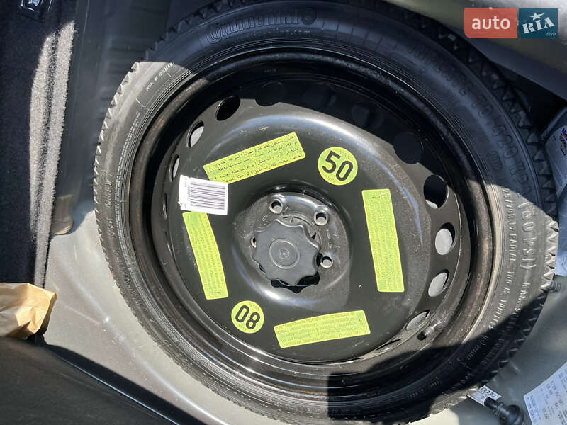 Седан Audi A4 2013 в Днепре