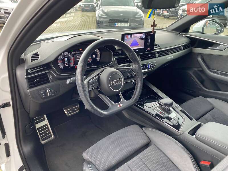 Седан Audi A4 2023 в Львове