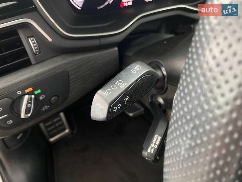 Седан Audi A4 2023 в Львове