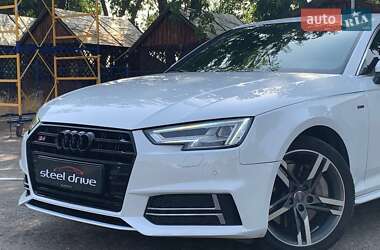Седан Audi A4 2017 в 